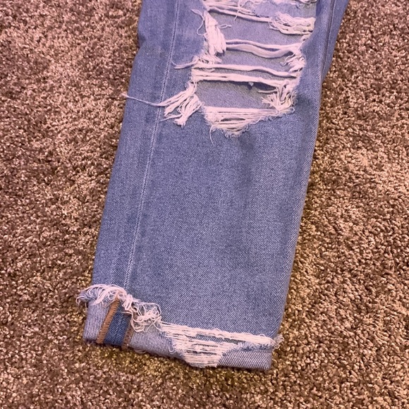 American eagle hole jeans! - Picture 2 of 9